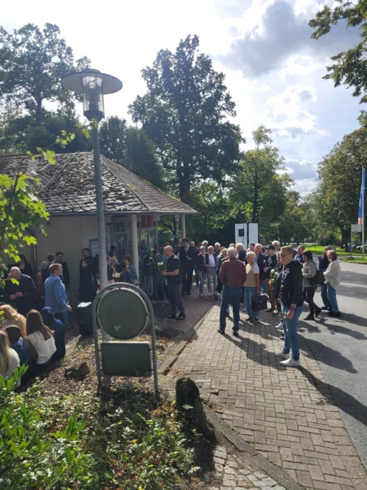 Gedenken: Position beziehen